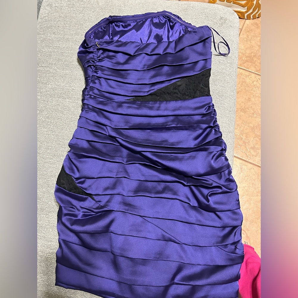 Express Purple Dress with black lace accents size 6 - Picture 8 of 10